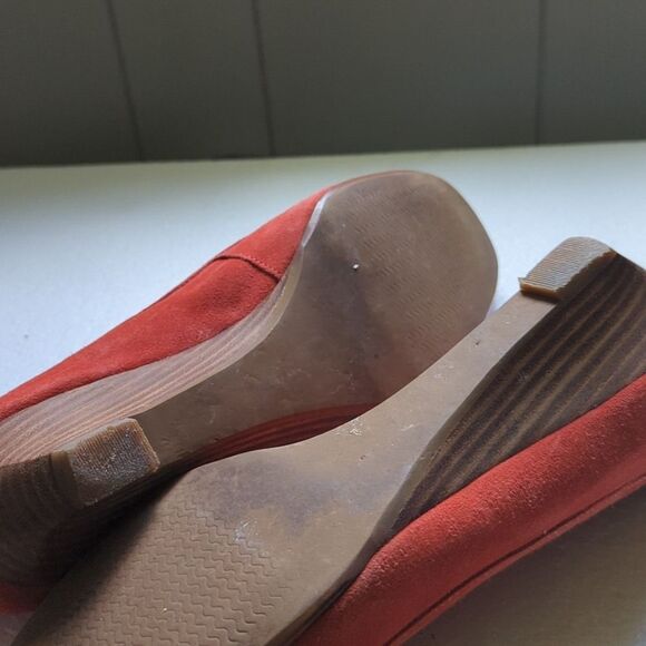 Coldwater Creek Women's Suede Leather Wedge Rust Loafers Size 7 - Picture 8 of 9
